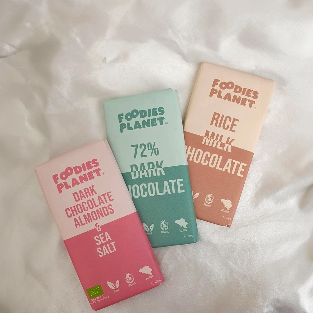 Craving a vegan and organic treat but can't decide which flavour to choose? This Chocolate Discovery Box is the irresistable solution to your sweet dilemma! This box contains Dark Belgian Chocolate Almonds & Sea salt, 72% Dark Belgian Chocolate and Belgian Rice Milk Chocolate.